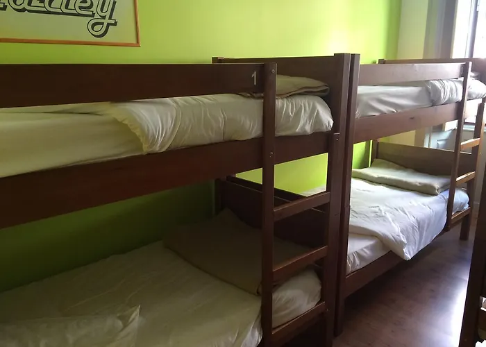 Meeting بيت شباب فيغيورا دا فوز